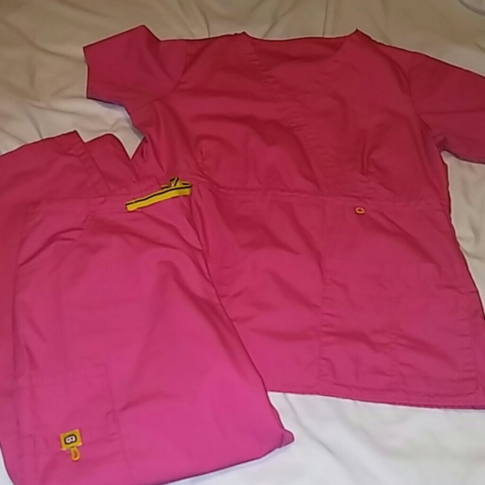 Scrub set